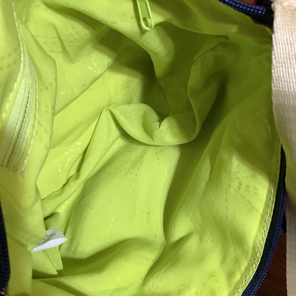 LILY BLOOM - In love with bright colors and patterns? This is for you… - Picture 3 of 10